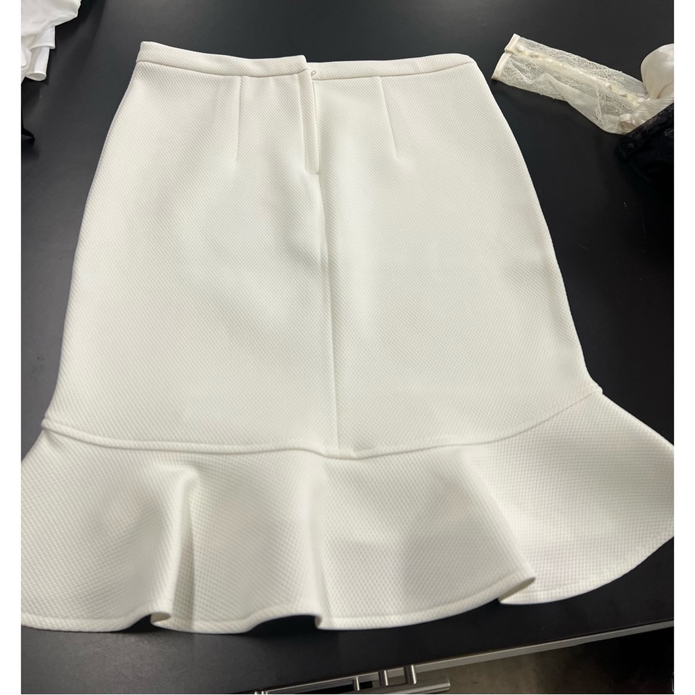 H&M Mini Skirt - Picture 2 of 2